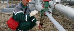 The price of a barrel of Brent oil on Monday morning reached $60 for the first time since the start of the COVID-19 pandemic, and this morning the barrel was trading at $61.35