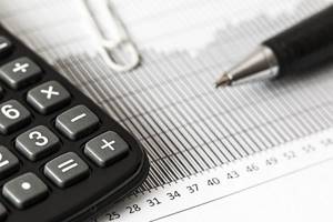 Иллюстрация для статьи «Куда вложить деньги в 2021 году чтобы заработать» — инвестиции с минимальными рисками