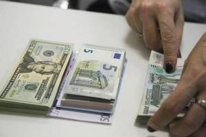 Как формируется курс валют в России