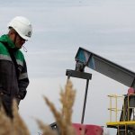 сколько нефти добывают в России