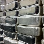 Слитки серебра.